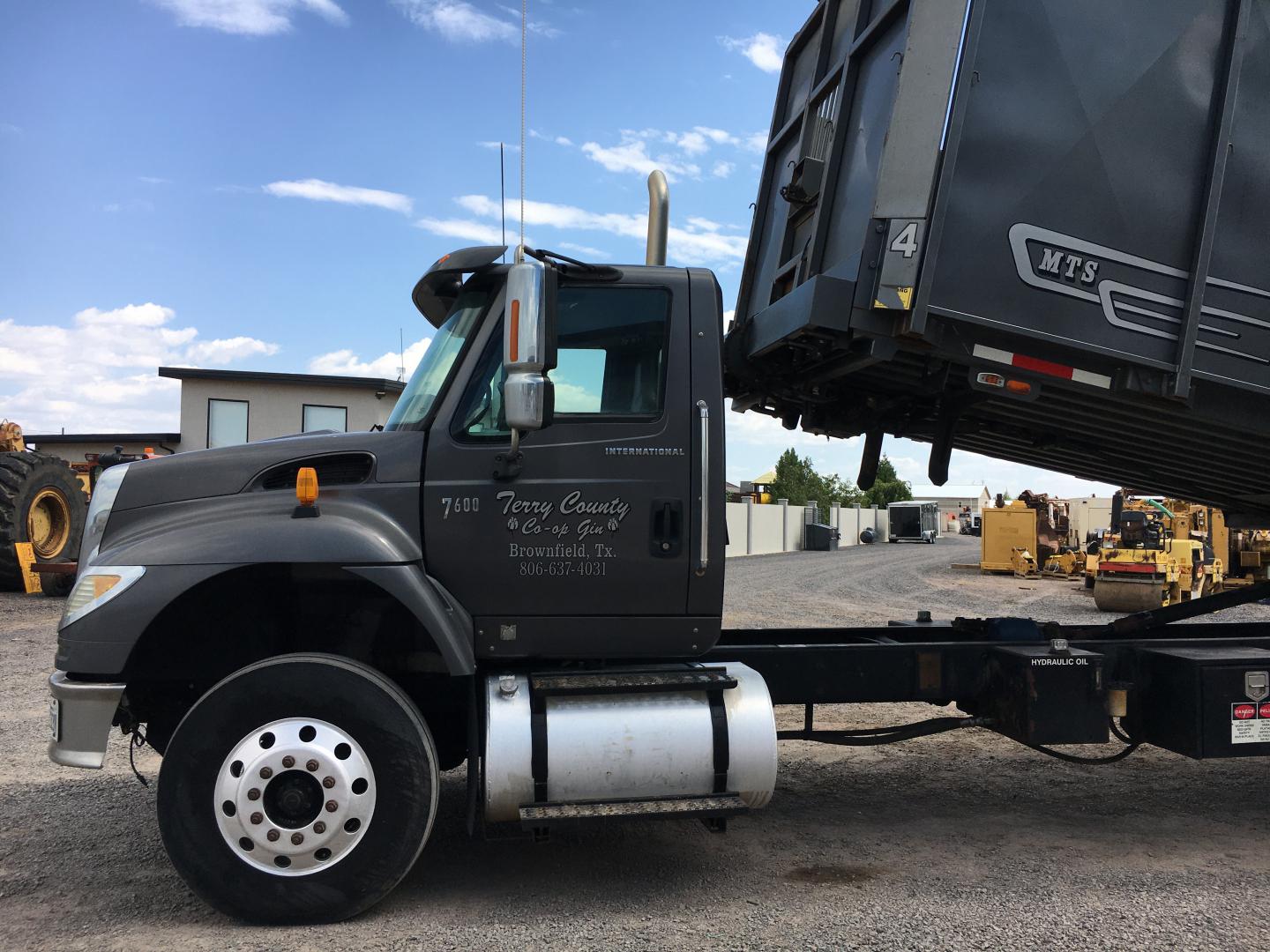 ./imagenes/INVOICE/2019/16983/CAMION INTERNATIONAL 7600 CON TRANSPORTADOR DE ALGODON  (72).JPG